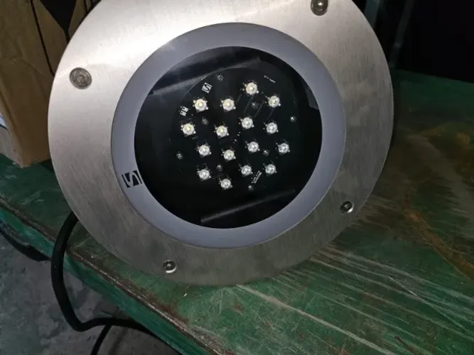 Luminaria Eletrica de Led para enterrar 18 wts