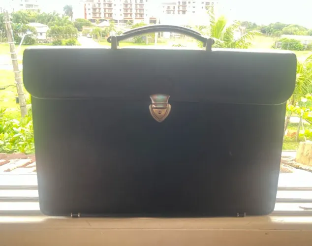 Maleta Pasta H. Stern Couro - Nunca Saiu de Casa