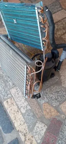 Unidade condesadora de ar condicionado 