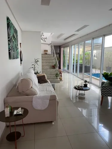 Alugo casa mobiliada com piscina em condomínio fechado - Residencial laranjeiras
