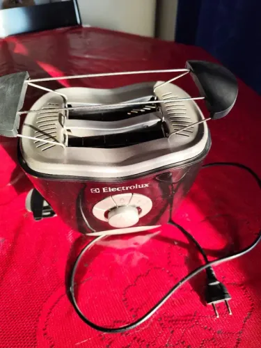 Tostadeira Electrolux 735W 220V