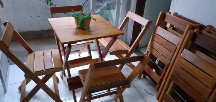 Mesas e cadeiras de bar