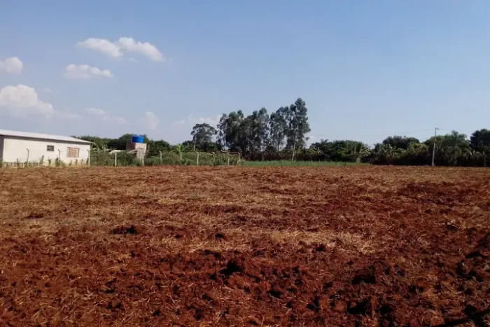 Excelente terreno para chácara com 1.500 m2 em Guatapará, com escritura.