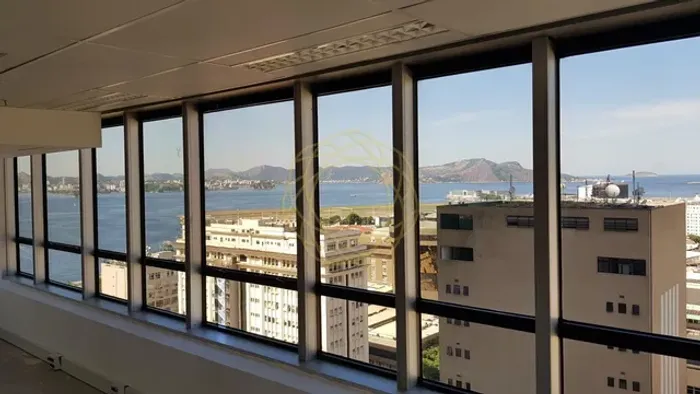 Locação Sala Comercial Centro Empresarial Cândido Mendes (Cidade RJ) - 175m²