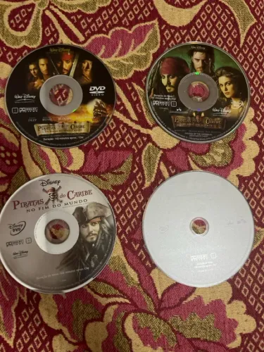 Piratas do Caribe - Com 4 filmes DVDs