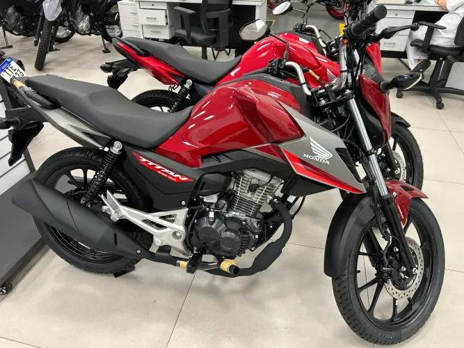 TITAN 160 com EMPLACAMENTO GRÁTIS 