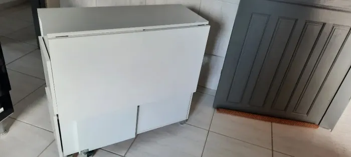 vendo mesa jade /aparador dobravel r$380,00 bairro uberaba curitiba parana (NÃO ENTRE