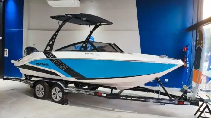 VENTURA V205 Crossover