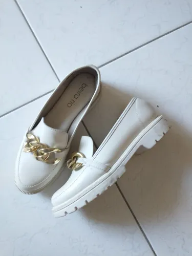Vendo mocassim marfim