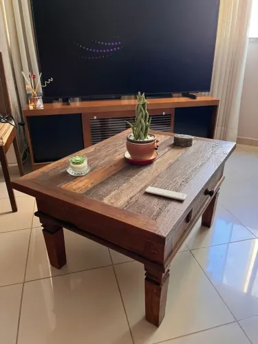 Mesa de centro madeira de demolição