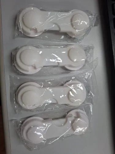 Kit 4 trava portas armários gavetas bebê branco fita 3M