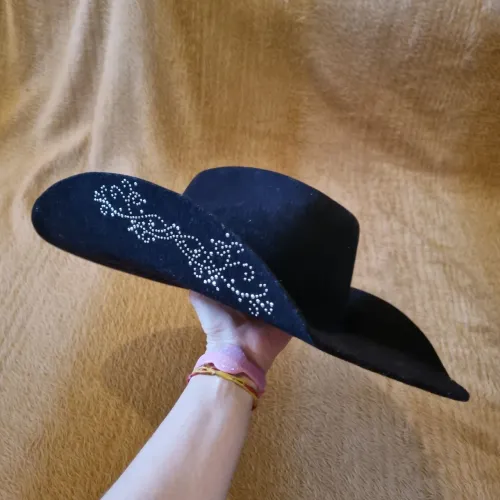 chapéu Pralana preto strass 
