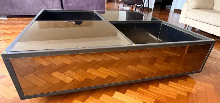 Mesa de Centro Espelhada - 140×140 cm - Estrutura Moderna em Excelente Estado