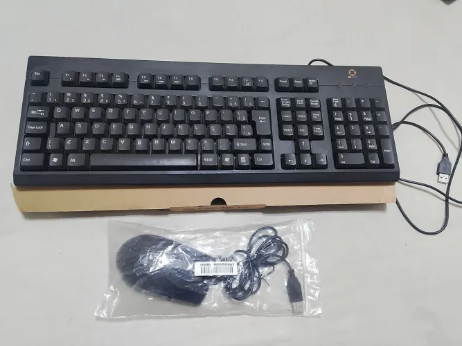 Kit Teclado + Mouse USB - Semi Novo, Pronto para Uso!