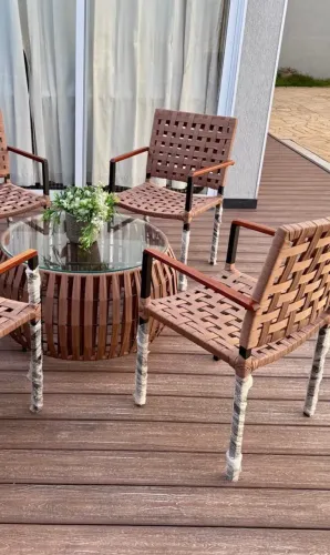 Jogo com 4 Poltronas em alumínio revestimento em tricô nautico fita + aparador 