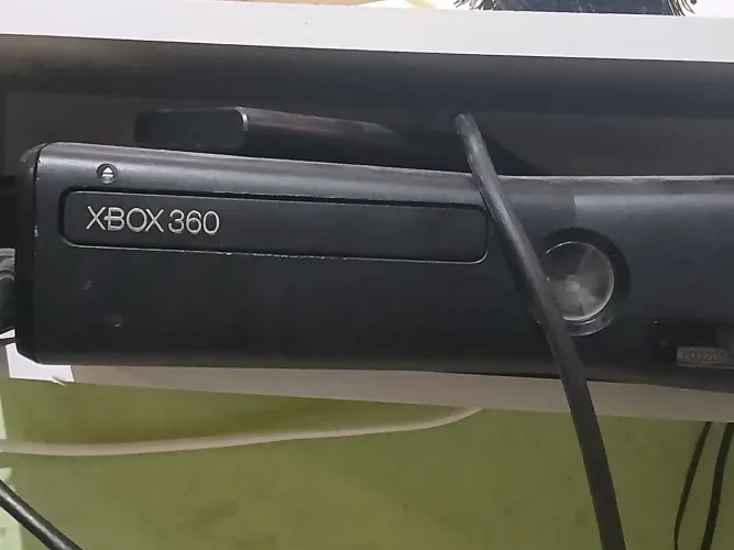 Xbox 360 bloqueado eu não jogo mas aii tou atrás de vender quem quiser chamar 
