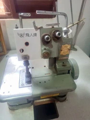 Máquina Overlok