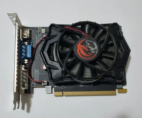 Placa de Vídeo AMD Radeon 4gb pci 2.0 open gl 4.5 128 bits