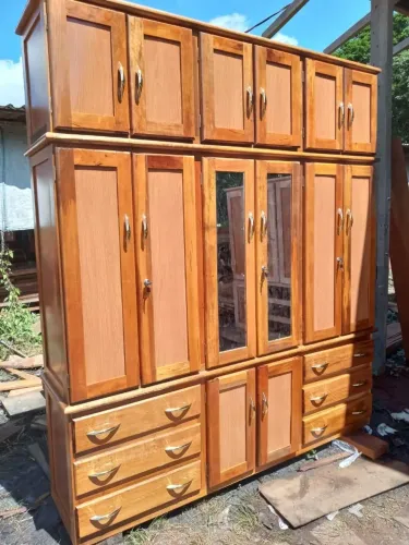 Guarda roupa novo de casal 6 portas madeira maciça