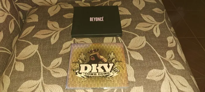 Cds raríssimo BEYONCE E DKV 100,00 cada.