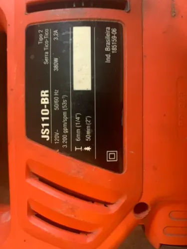 Serra tico tico Black & Decker com defeito