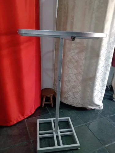 Arara circular de roupas