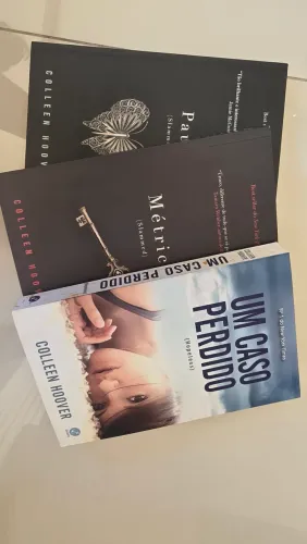 BOX COLLEEN HOOVER- Métrica, Pausa, Um Caso Perdido