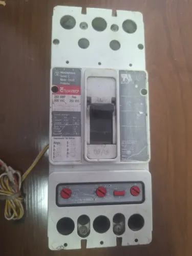 Disjuntor 250 AMP/600<br>VCA 3 Polos