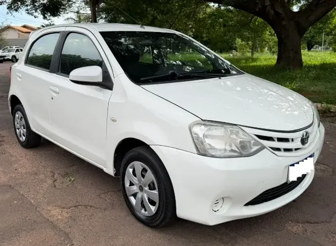 Etios XS 1.5 Mec. 2014 Lindo