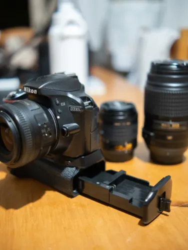Câmera Nikon D3300 com 3 lentes, 35mm f1.4 - 18-55mm e 70-300mm