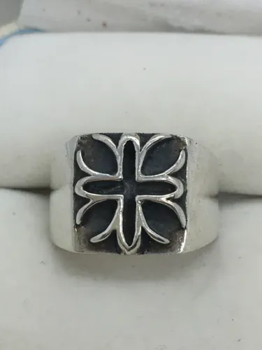 Anel Masculino em Prata 925 com Detalhe em Cruz