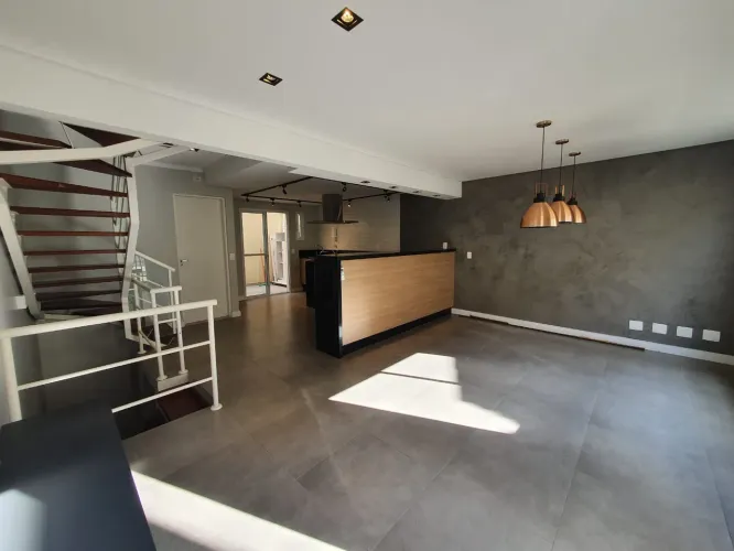Casa para Venda em Condomínio com 3 dormitórios na Vila Sônia.