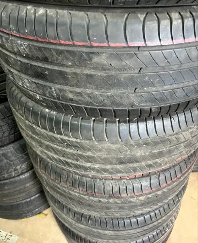 Jogo de pneus 18 Tracker 215/55 R18 Michelin semi novos ( 215/55/18 )