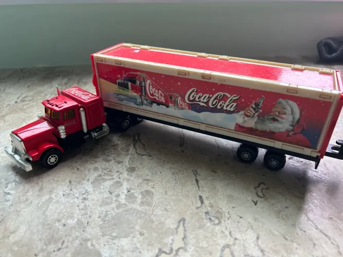 Caminhãozinho da Coca Cola para colecionadores