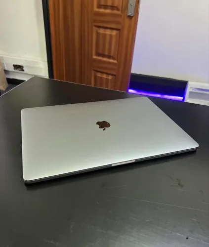 macbook pro 15 2018