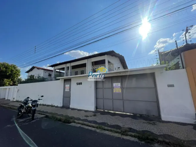 Casa com 04 Suítes no bairro São João, Teresina-PI