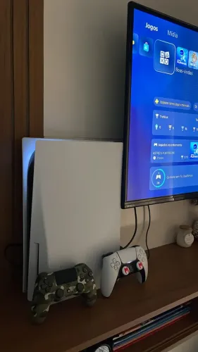 PS5 com Leitor + 2 Controles - 825GB - 4K 120Hz - CFI-1214A