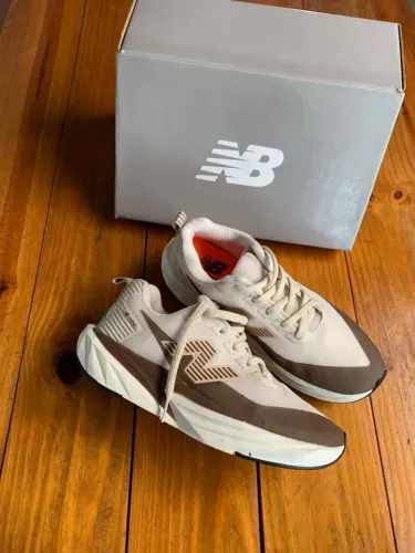 Tênis New balance tamanho 43