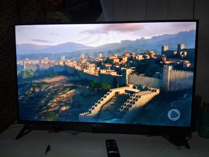 Vendo tv smart 32" por 600 reais.