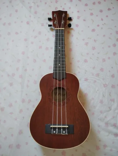 UKULELE PHX MODELO UKP-21 NA