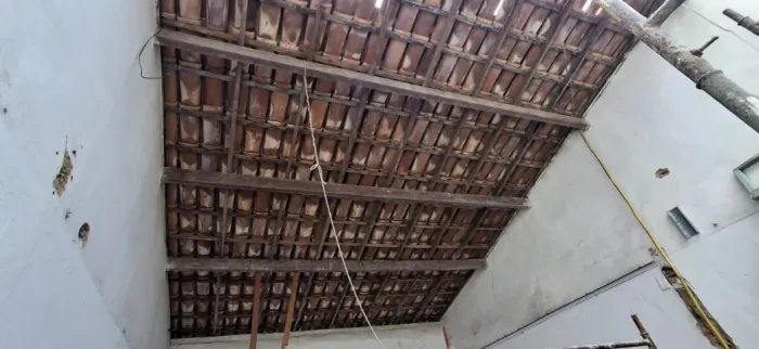 TELHAS CERÂMICA - APROXIMADAMENTE 70M QUADRADOS