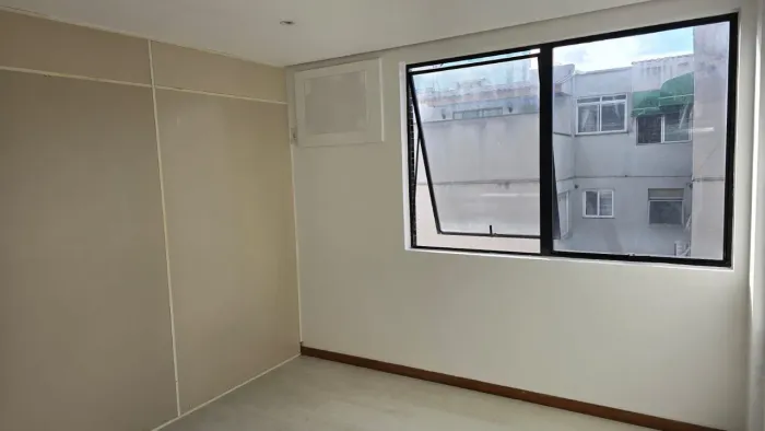 Sala a venda no Menino Deus