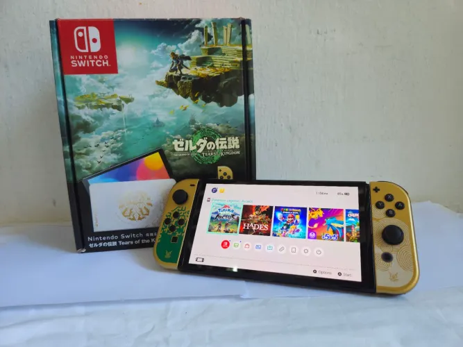 Nintendo Switch OLED Edição Zelda TOTK - Completo + Case da Ugreen