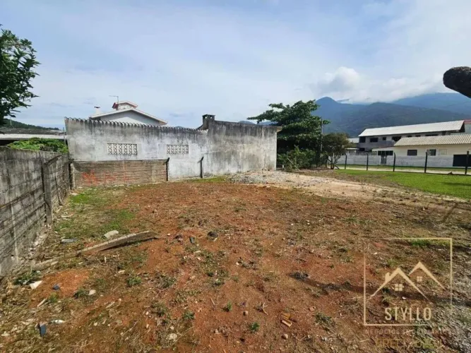 Terreno à venda no bairro Praia de Fora em Palhoça/SC