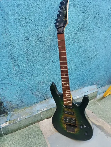 Guitarra elétrica Superstrat Esmeralda/verde