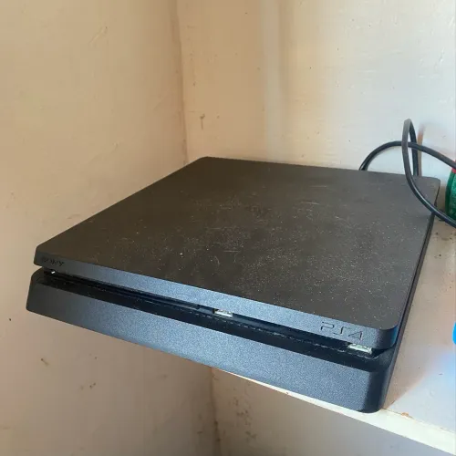 PLAYSTATION 4 SLIM + 5 JOGOS preço negociável!