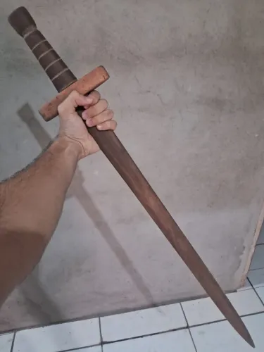 Espada de Madeira de Lei (treino & decoração) - 83 cm