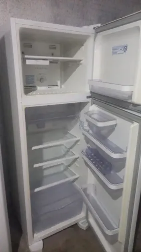 Jeladeira Electrolux fosfri 380 litros