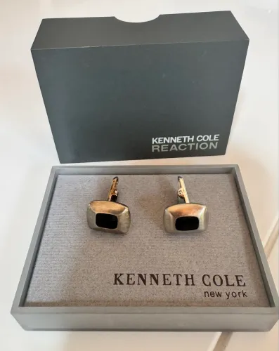 abotoaduras da marca Kenneth Cole Reaction