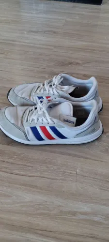 Tênis Adidas 41
